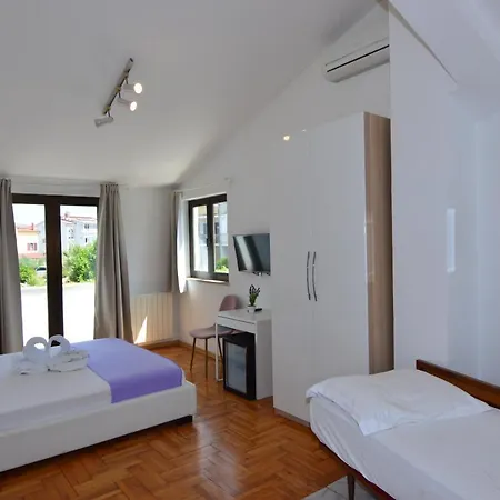 加尔加梅罗酒店 招待所 3*