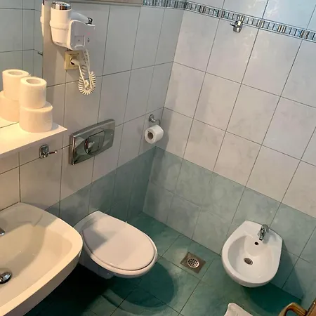 加尔加梅罗酒店 3*