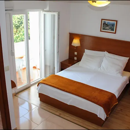 加尔加梅罗酒店 3* 波雷奇