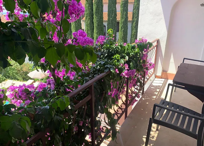 Gargamelo Guest house 3*